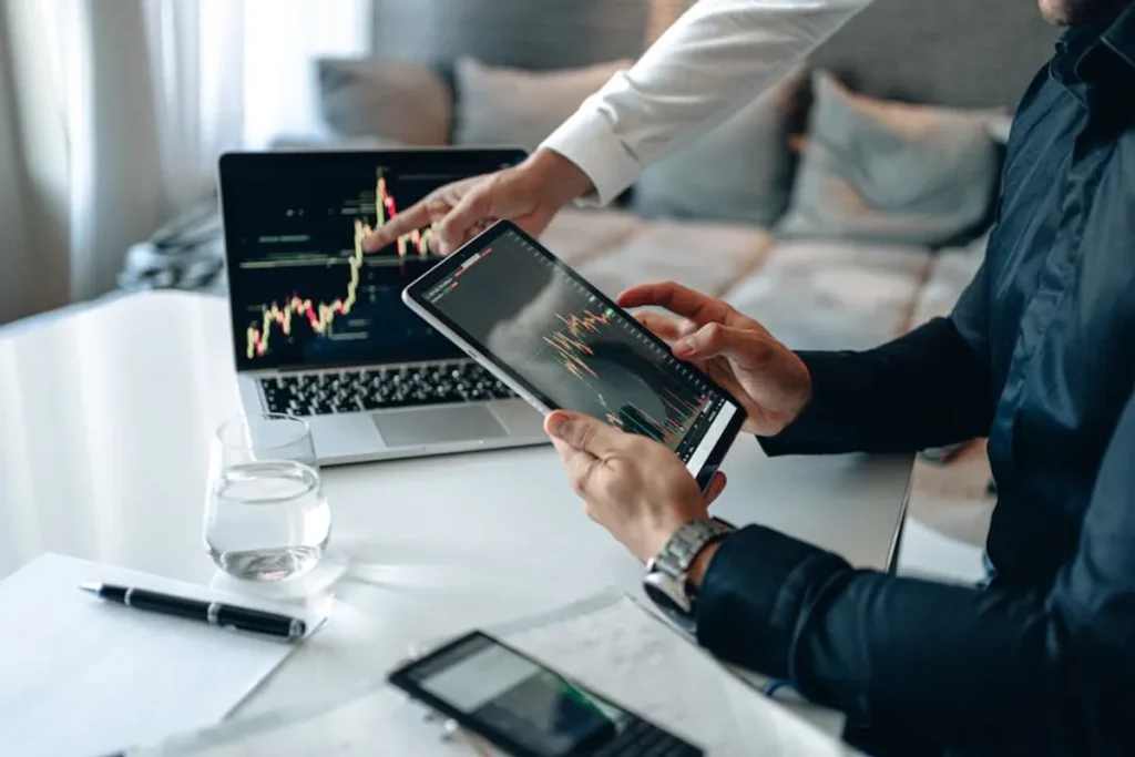 How to Spot Ranking Drops Before Traffic Falls